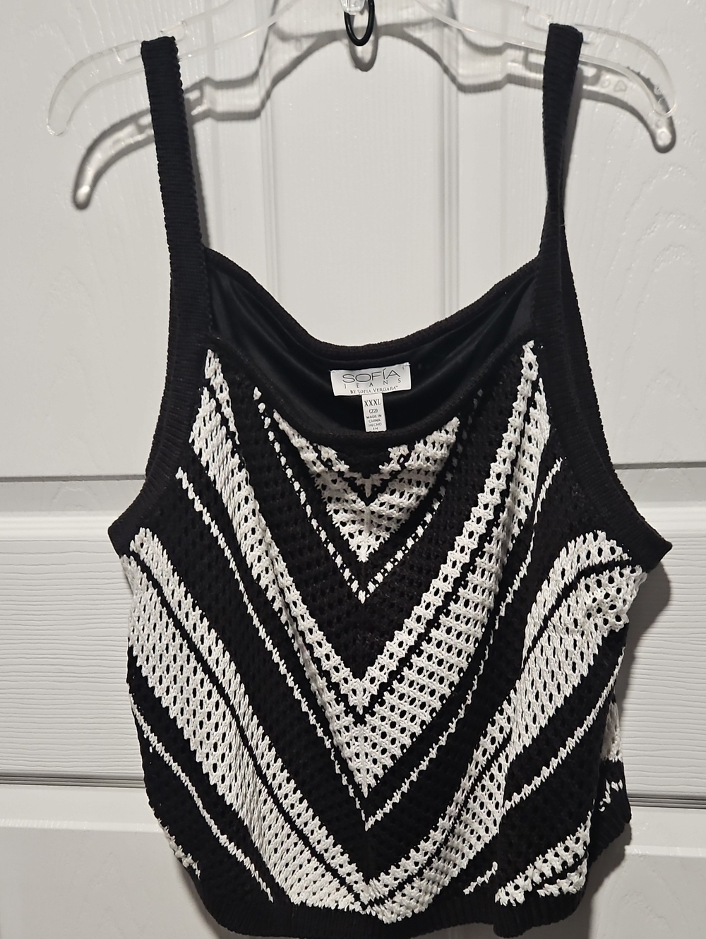 sofia by sofia vergara Size XXXL(22)  Black and White Crochet Crop Tank